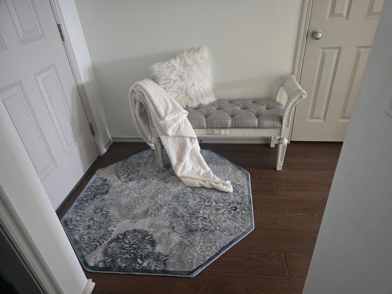 Customer photo for review titled "Beautiful Rug. Blue is my favorite color."