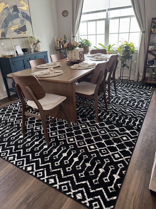 Customer photo for review titled "Beautiful rug!"
