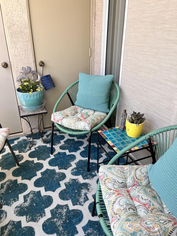 Customer photo for review titled "Lattice Outdoor Rug"