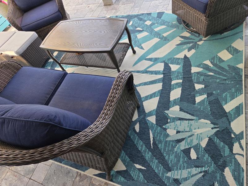 Customer photo for review titled "Patio Rugs"