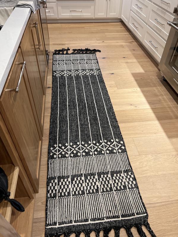 Customer photo for review titled "Great runner!"