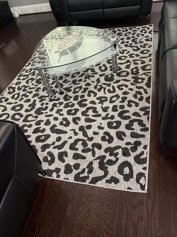Customer photo for review titled "Indoor outdoor beauty"
