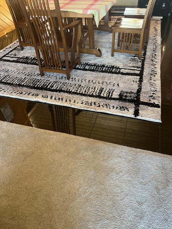 Customer photo for review titled "Looks very nice on my black floor."