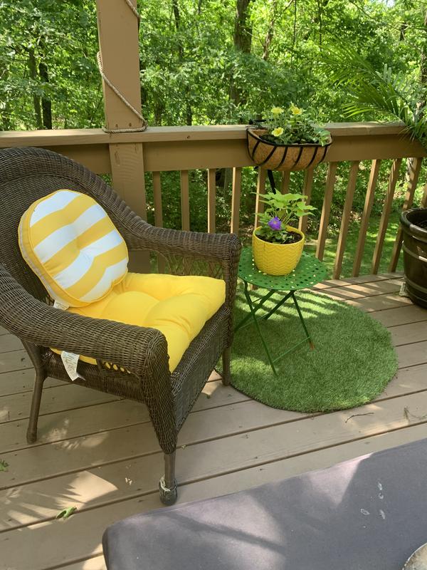 Customer photo for review titled "3 x 3 grass outdoor rug"