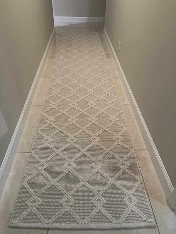 Customer photo for review titled "Beautiful runner!"