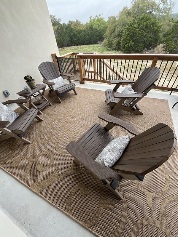 Customer photo for review titled "Great style and size for our patio"