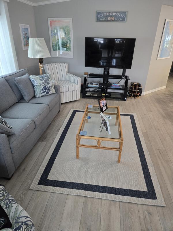 Customer photo for review titled "Inexpensive but nice.  Delivery was on time."