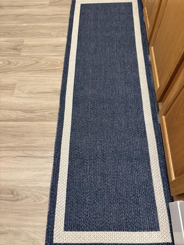 Customer photo for review titled "Very Nice Runner!"