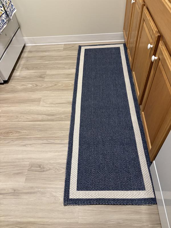 Customer photo for review titled "Very Nice Runner!"