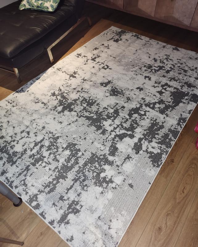 Customer photo for review titled "Diggin this rug!"