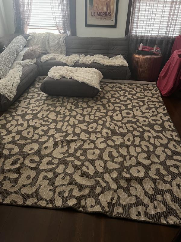 Customer photo for review titled "Beautiful rug"