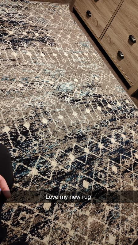Customer photo for review titled "Beautiful rug!"