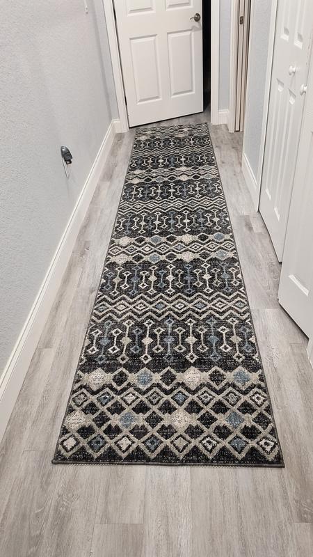 Customer photo for review titled "Awesome carpet runner"