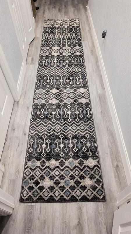 Customer photo for review titled "Awesome carpet runner"