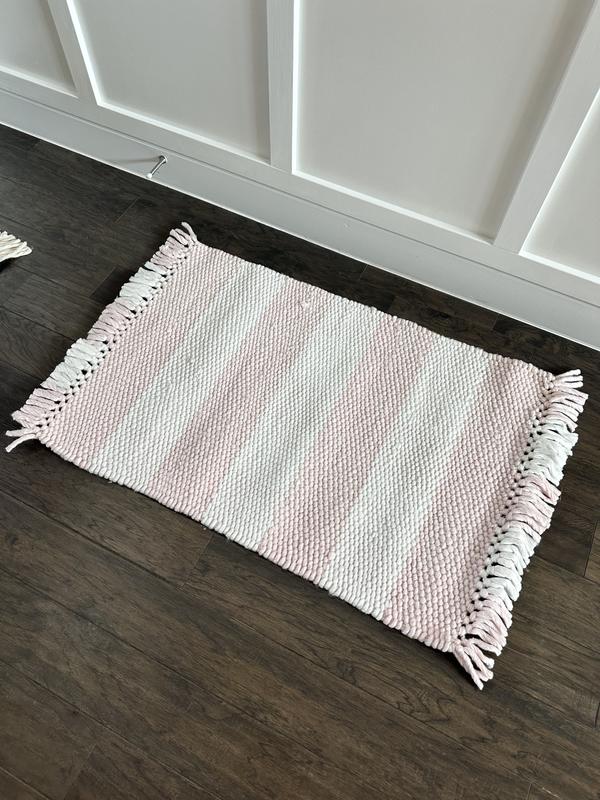 Customer photo for review titled "Item did not match description"