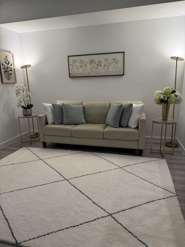 Customer photo for review titled "Good to walk on."