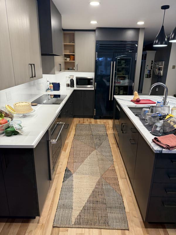 Customer photo for review titled "Perfect runner to match our kitchen"