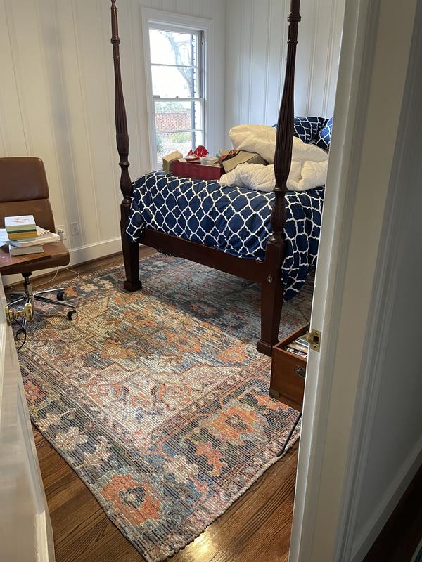 Customer photo for review titled "Beautiful rug!"