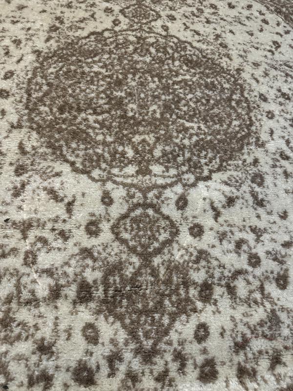 Customer photo for review titled "Overall a good rug!"