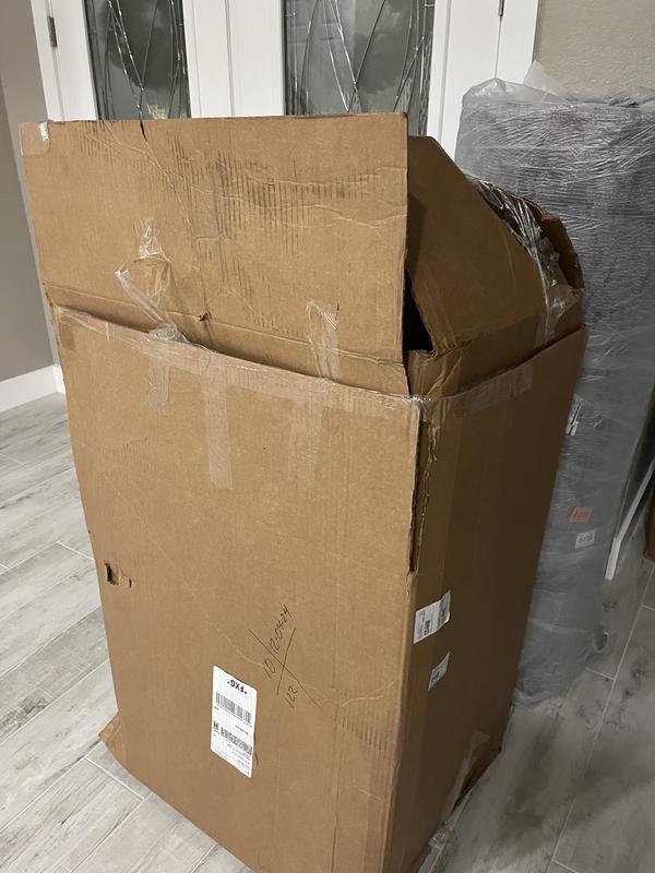 Customer photo for review titled "No protective packaging"