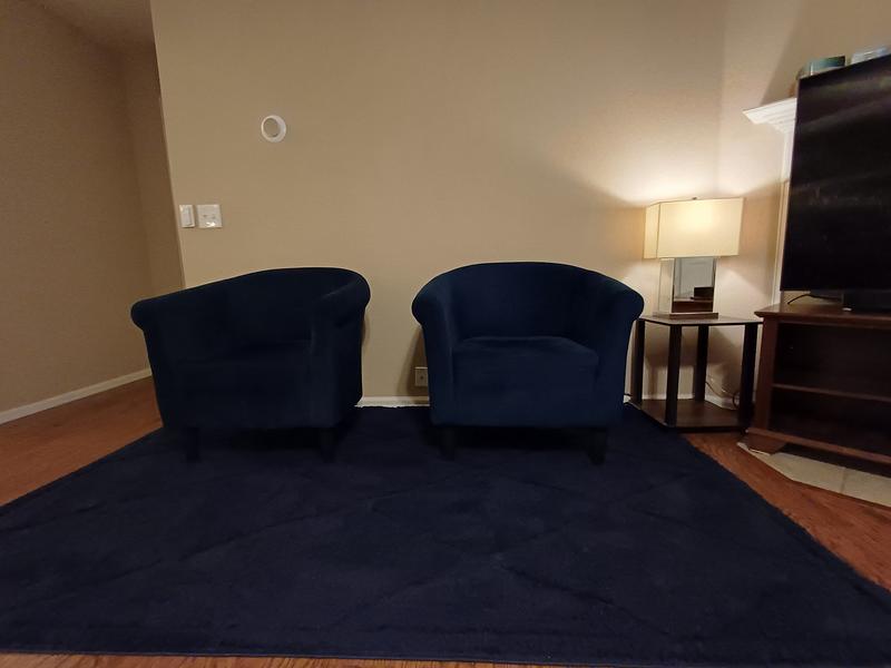 Customer photo for review titled "Very beautiful lattice blue rug"