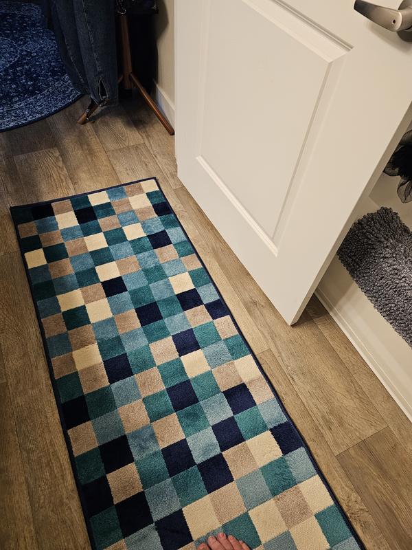 Customer photo for review titled "What a bargain for a perfect bathroom rug!"