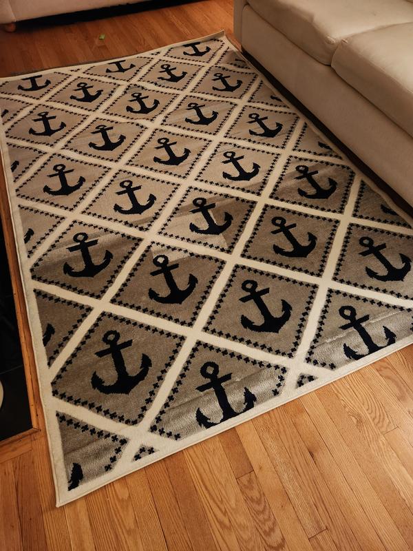 Customer photo for review titled "Carpet is 2 different colors"