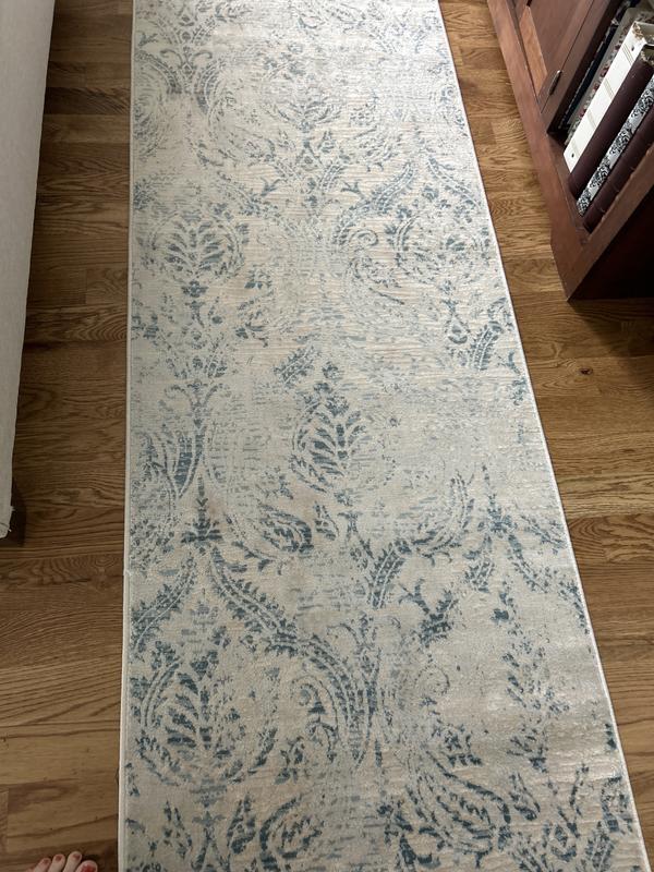 Customer photo for review titled "A Beautiful Matching Runner!"