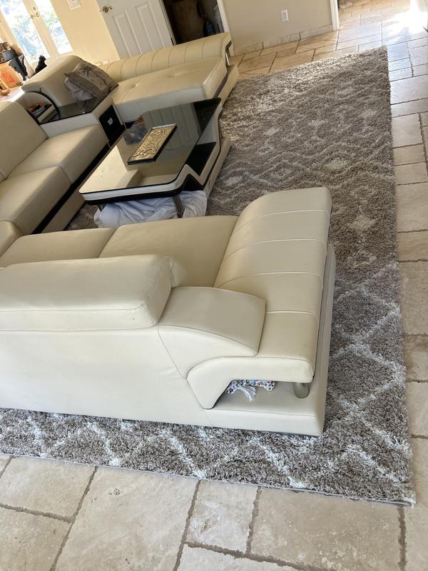 Customer photo for review titled "Wonderful shag large area rug!"