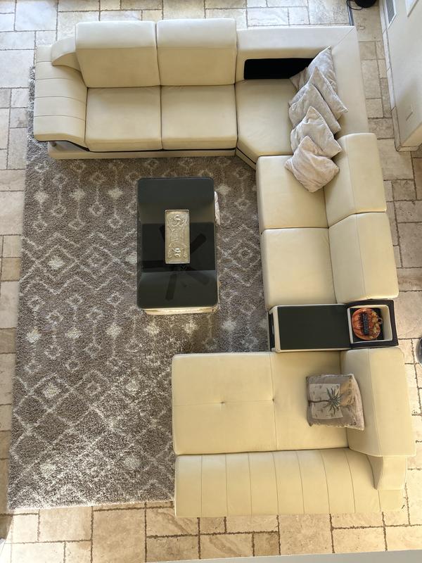 Customer photo for review titled "Wonderful shag large area rug!"