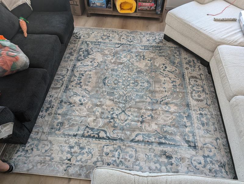 Customer photo for review titled "Beautiful rug"