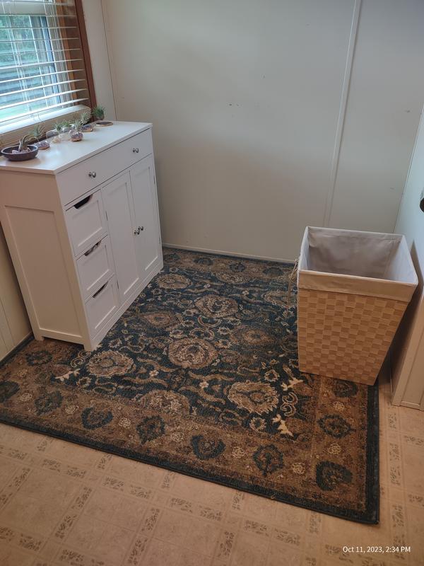 Customer photo for review titled "Bathroom rug"