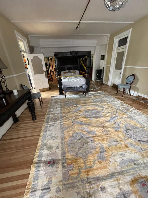 Customer photo for review titled "Beautiful rug - good quality"
