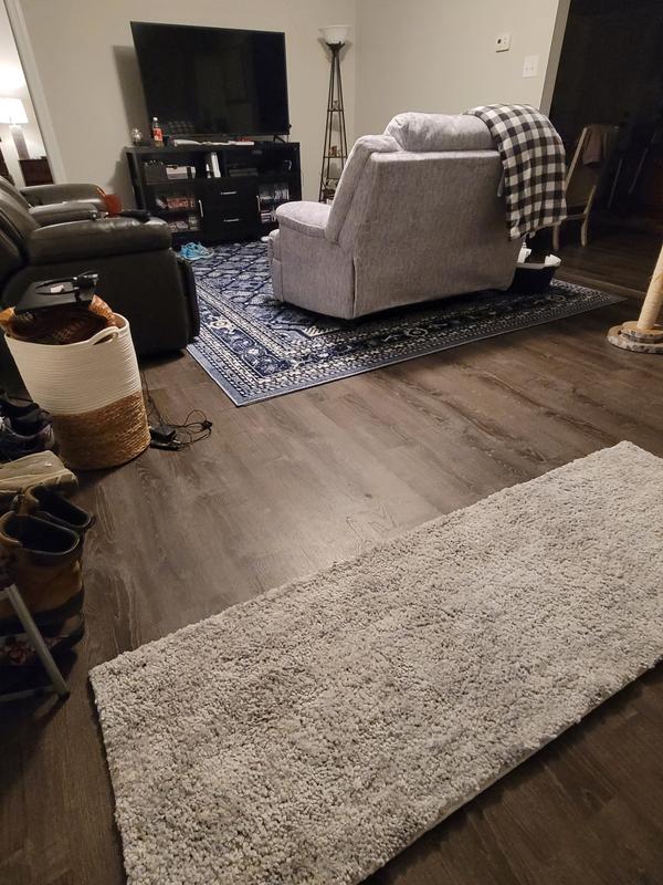 Customer photo for review titled "Nice runner"