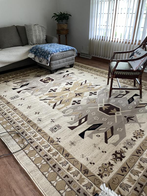 Customer photo for review titled "Nice rug for the price"