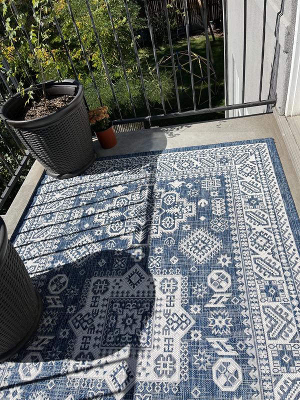 Customer photo for review titled "Perfect to define a space"