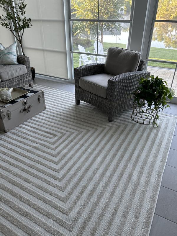 Customer photo for review titled "Beautiful indoor outdoor rug."