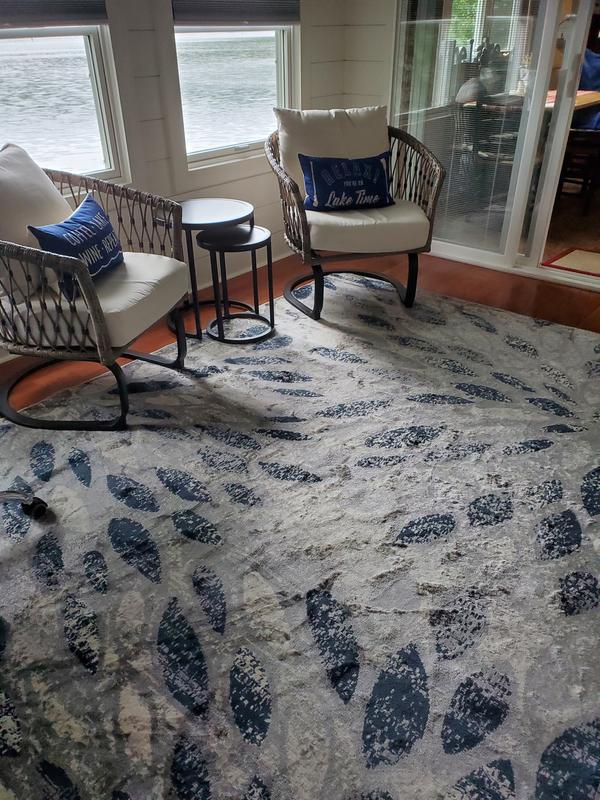 Customer photo for review titled "Love this rug!"