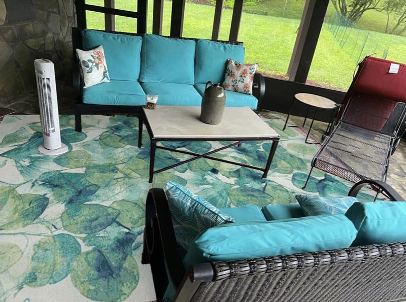 Customer photo for review titled "Very happy with this rug"