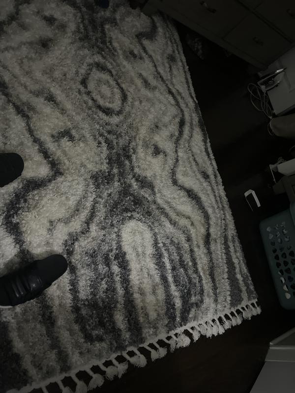 Customer photo for review titled "Nice rug"