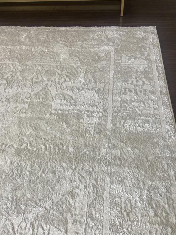 Customer photo for review titled "Good rug website could make design clearer."