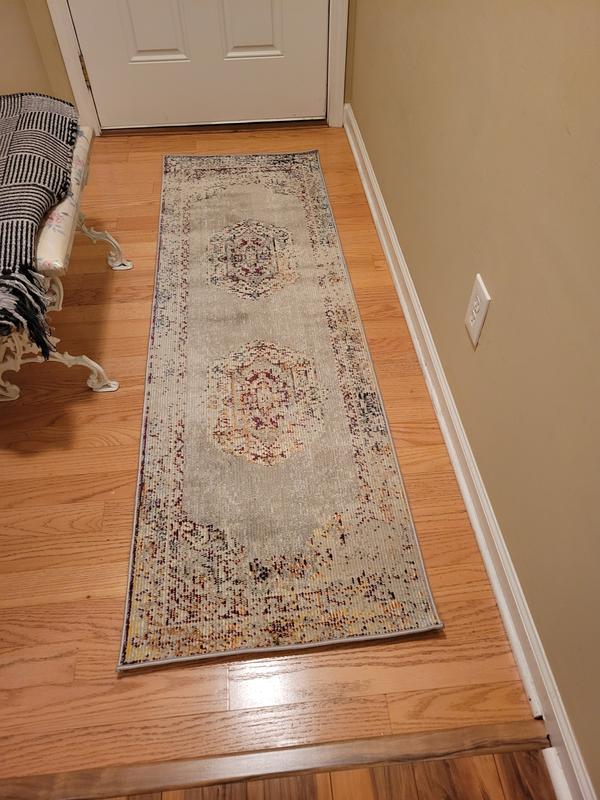 Customer photo for review titled "Amulet runner"