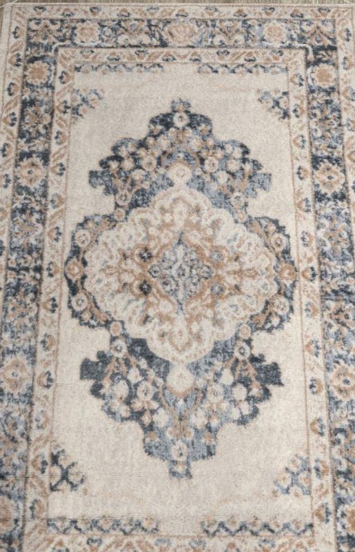 Customer photo for review titled "Love the color"