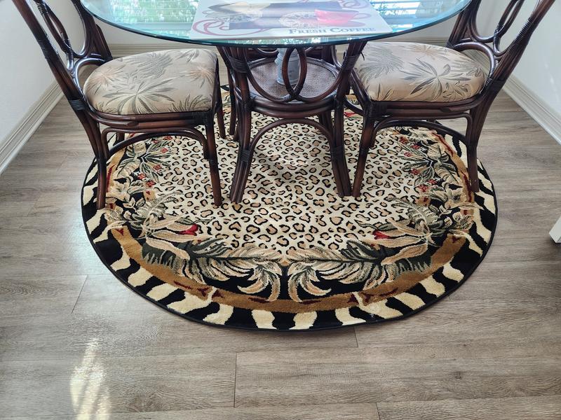 Customer photo for review titled "Beautiful Rug"