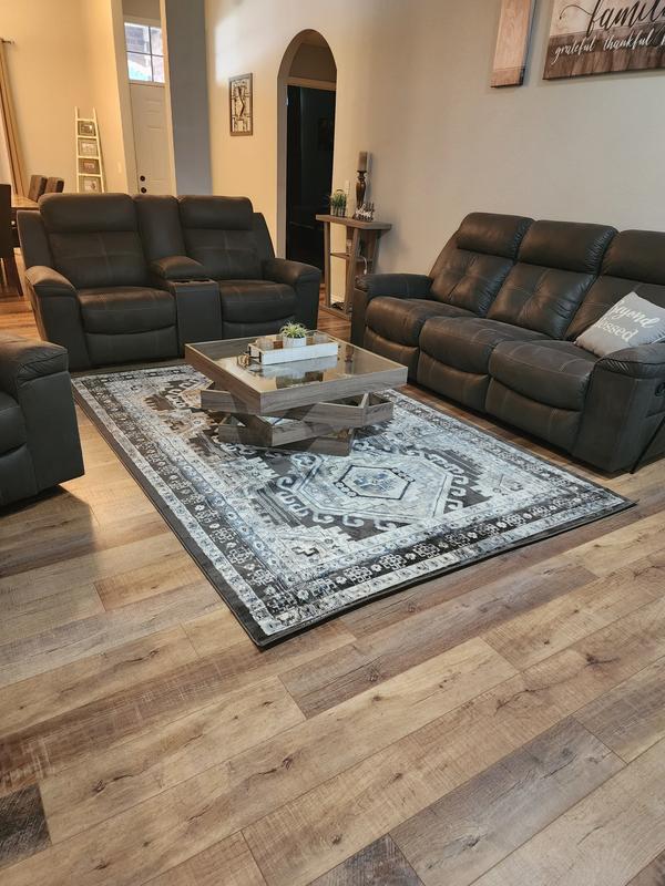 Customer photo for review titled "Pretty rug!"