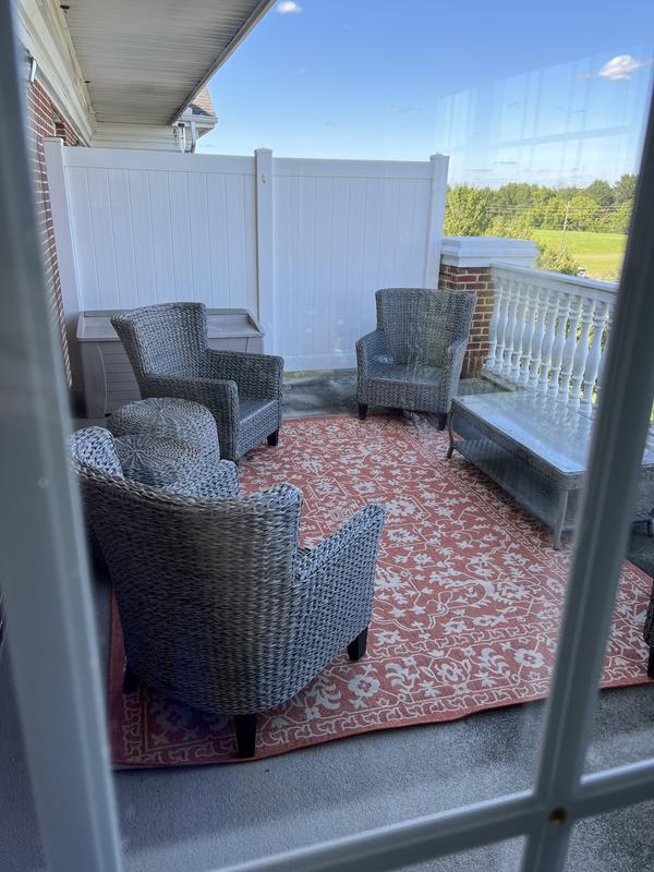 Customer photo for review titled "Great rug for outdoors"
