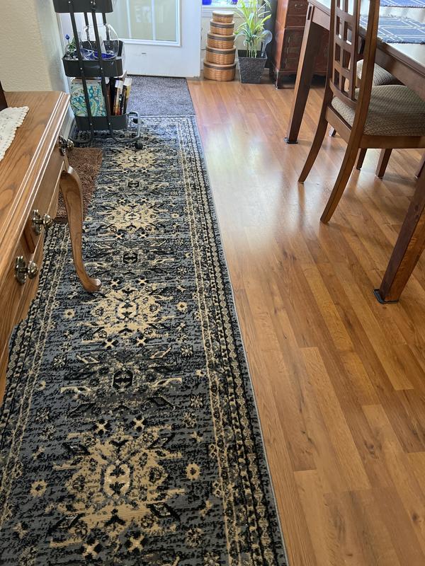Customer photo for review titled "Nice rug"