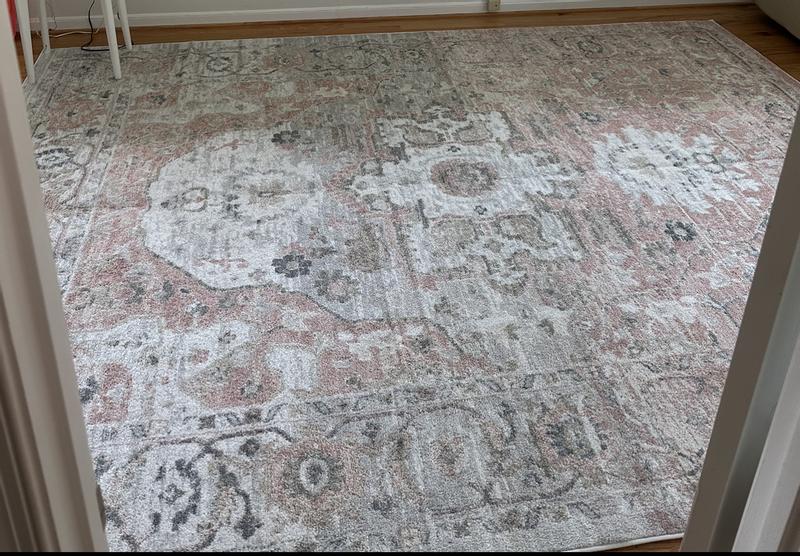 Customer photo for review titled "Nice rug strong smell"