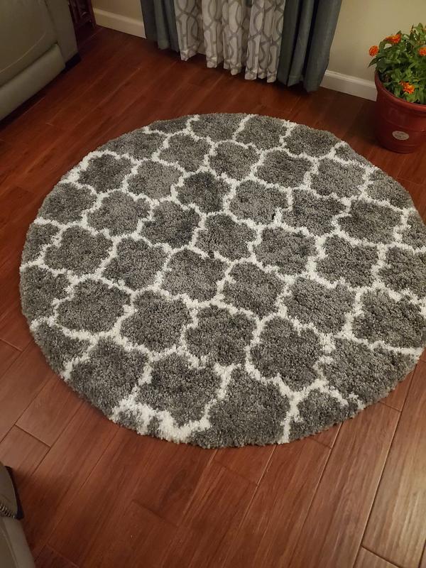 Customer photo for review titled "Moroccan Shag Round Rug"