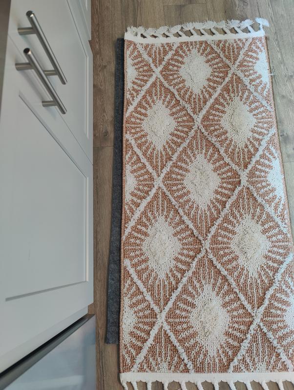 Customer photo for review titled "2x4 Boho runner"